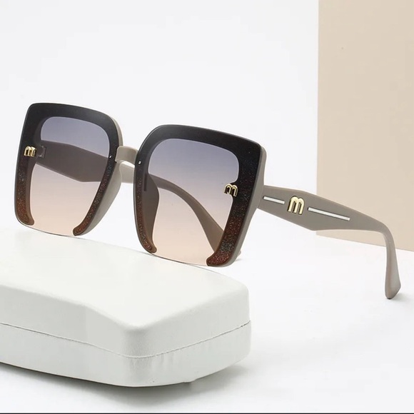 Retro Chic Accessories - Oversized Square Sunglasses-Gradient Lenses , -UVProtection,M”Detail